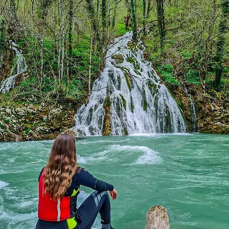 Kamp Rafting Camp Tara 87 Hum