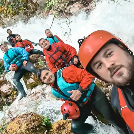 Rafting Camp Tara 87 Kamp Hum
