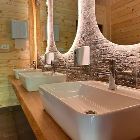 Kemp Rafting Camp Tara 87 *