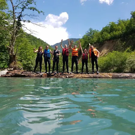 Rafting Camp Tara 87 Kamp Hum