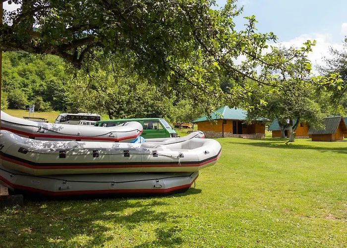 Rafting Camp Tara 87 Kamp Hum