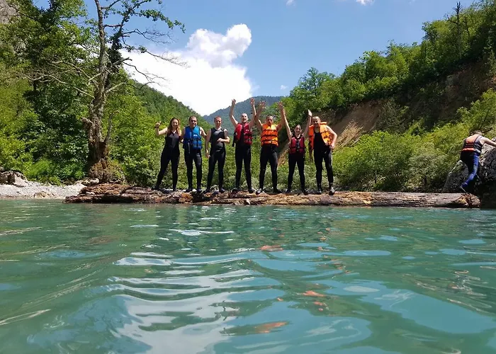 Rafting Camp Tara 87 Kamp Hum