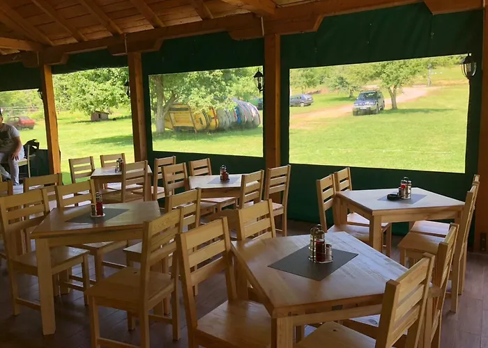 Rafting Camp Tara 87 Kamp Hum